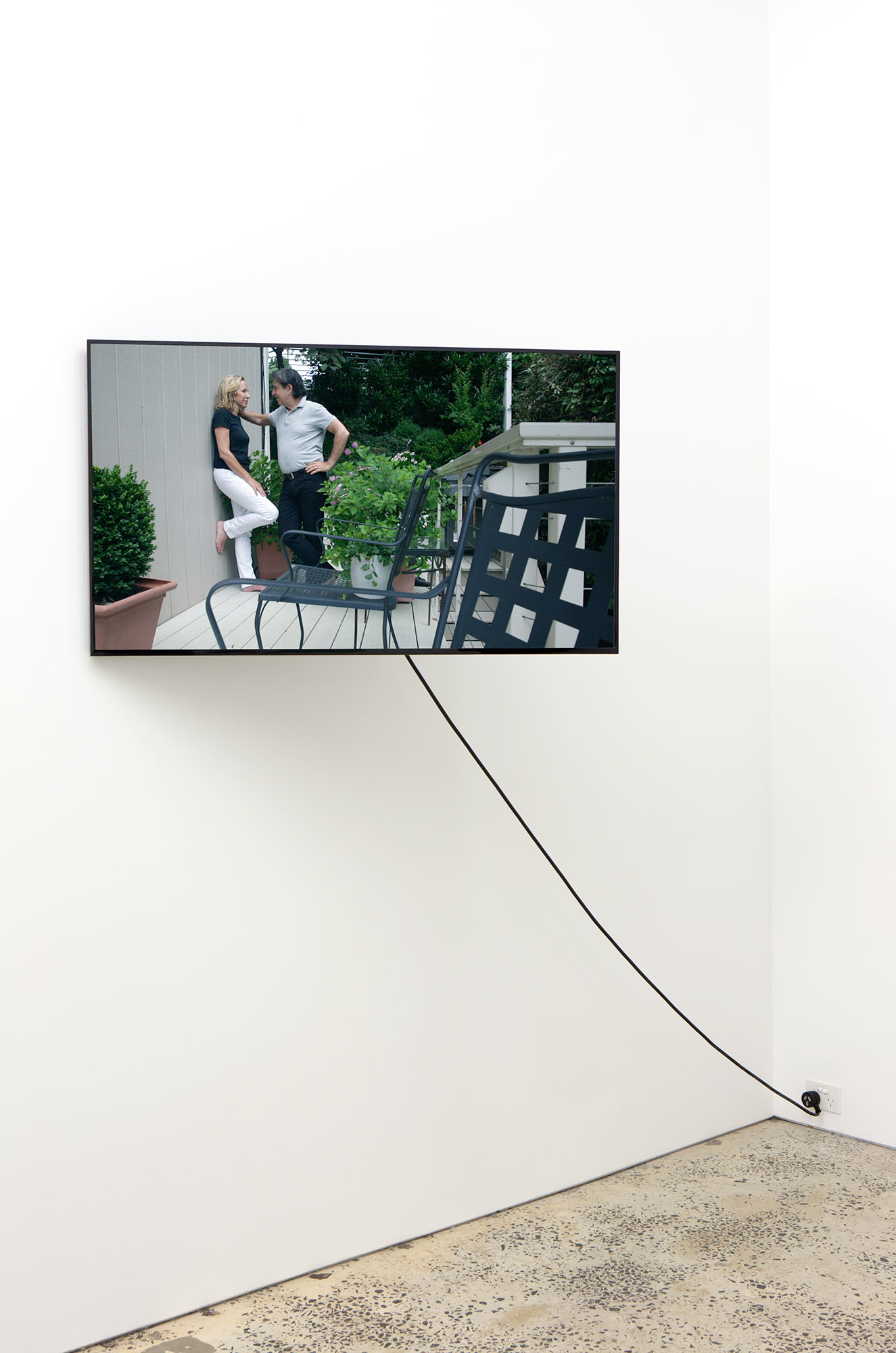 Talia Chetrit, "Parents", 2014, HD video, color, sound, 9 minutes 44 seconds, Courtesy of the artist and Kaufmann Repetto, Milan/New York